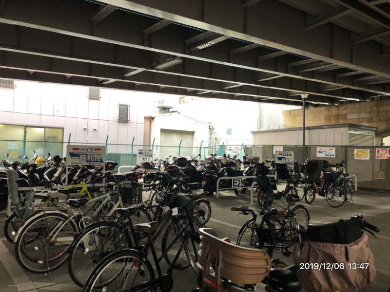 横浜 駅 西口 第 八 自転車 駐 車場
